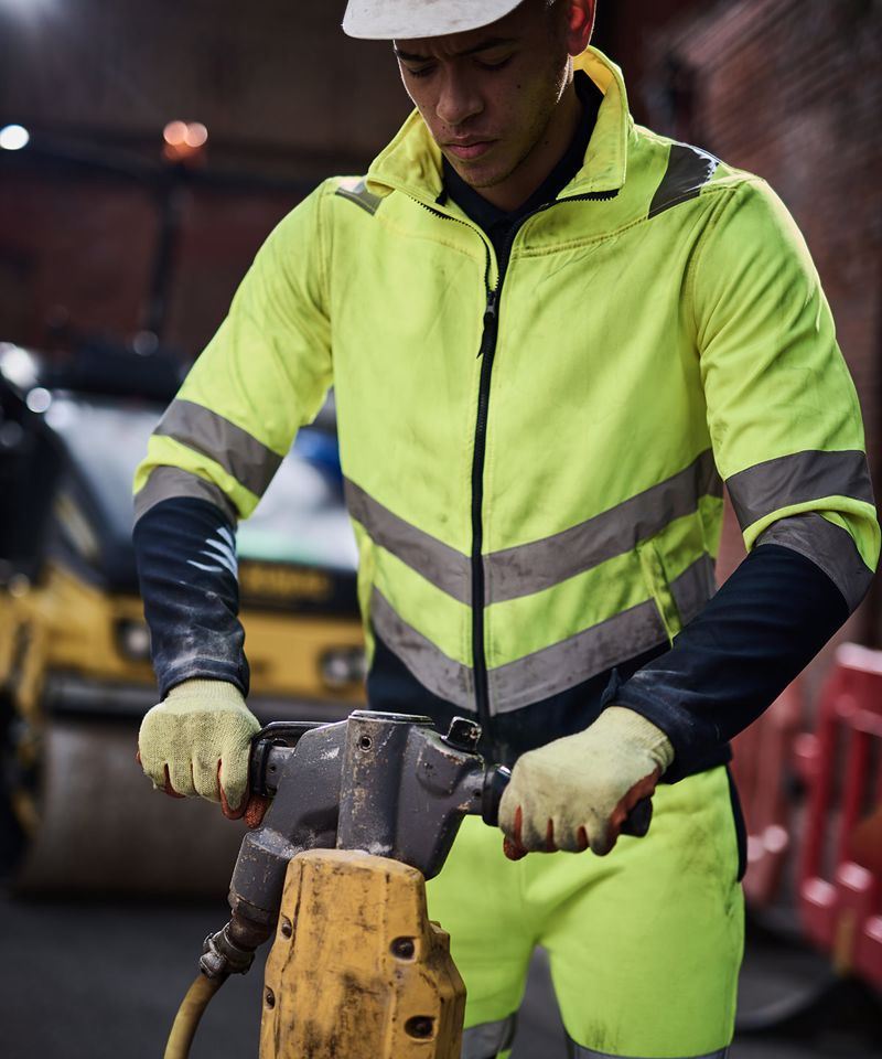 Hi-vis softshell jacket